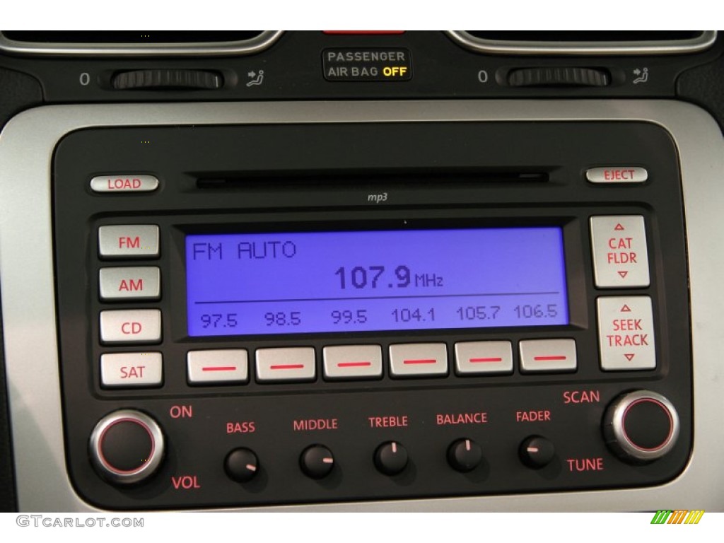 2007 Volkswagen Eos 2.0T Audio System Photo #87868036
