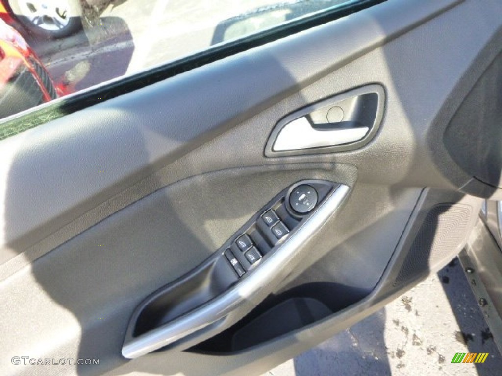 2014 Focus Titanium Sedan - Sterling Gray / Charcoal Black photo #11