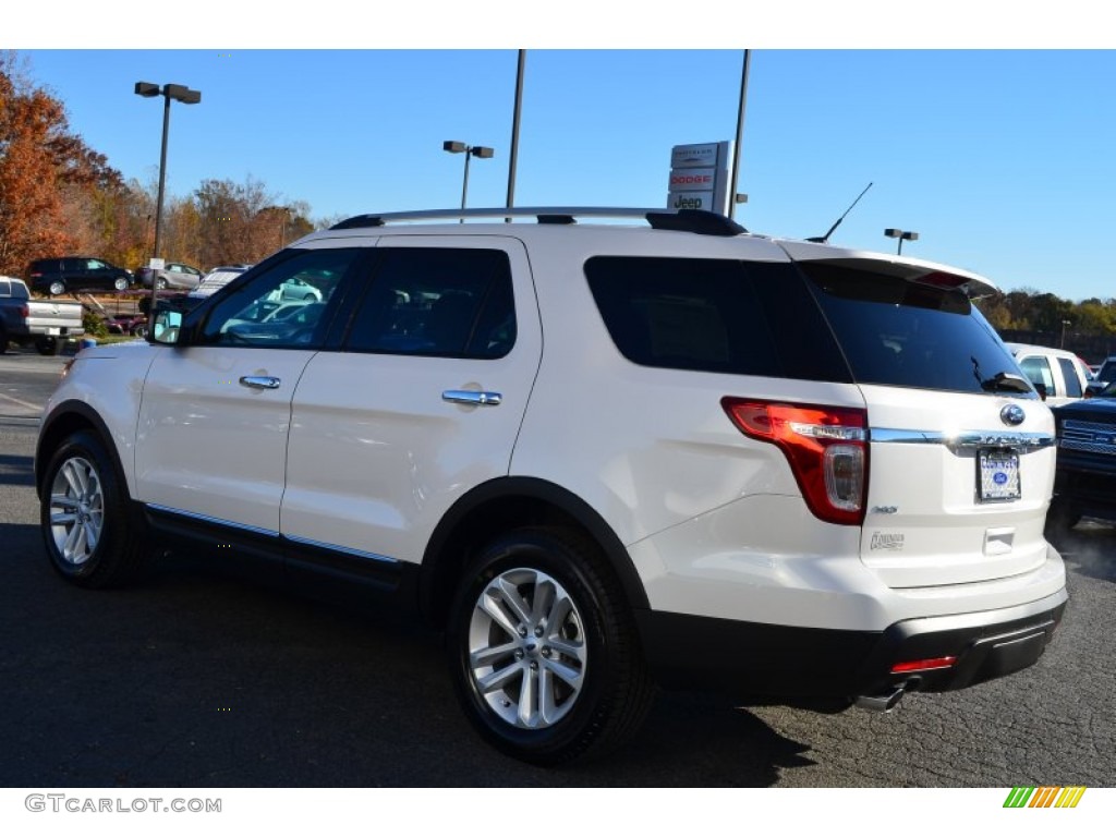 2014 Explorer XLT - White Platinum / Medium Light Stone photo #33