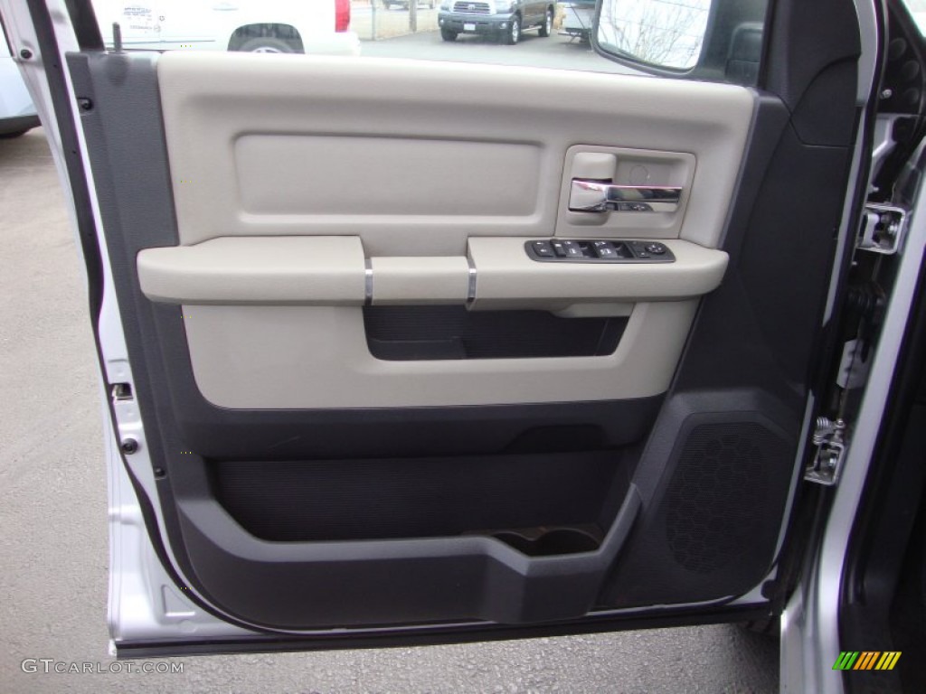 2012 Ram 1500 SLT Quad Cab 4x4 - Bright Silver Metallic / Dark Slate Gray/Medium Graystone photo #9