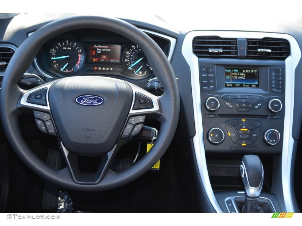 2014 Ford Fusion SE Charcoal Black Dashboard Photo #87877981