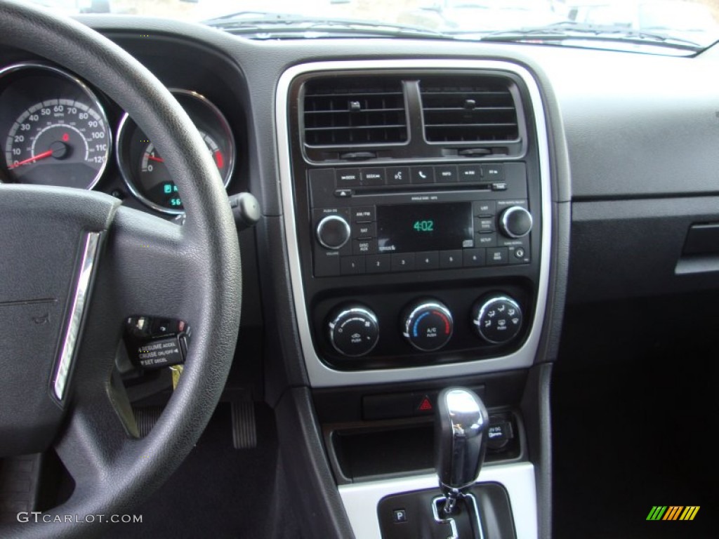 2010 Caliber SXT - Brilliant Black Crystal Pearl / Dark Slate Gray photo #14