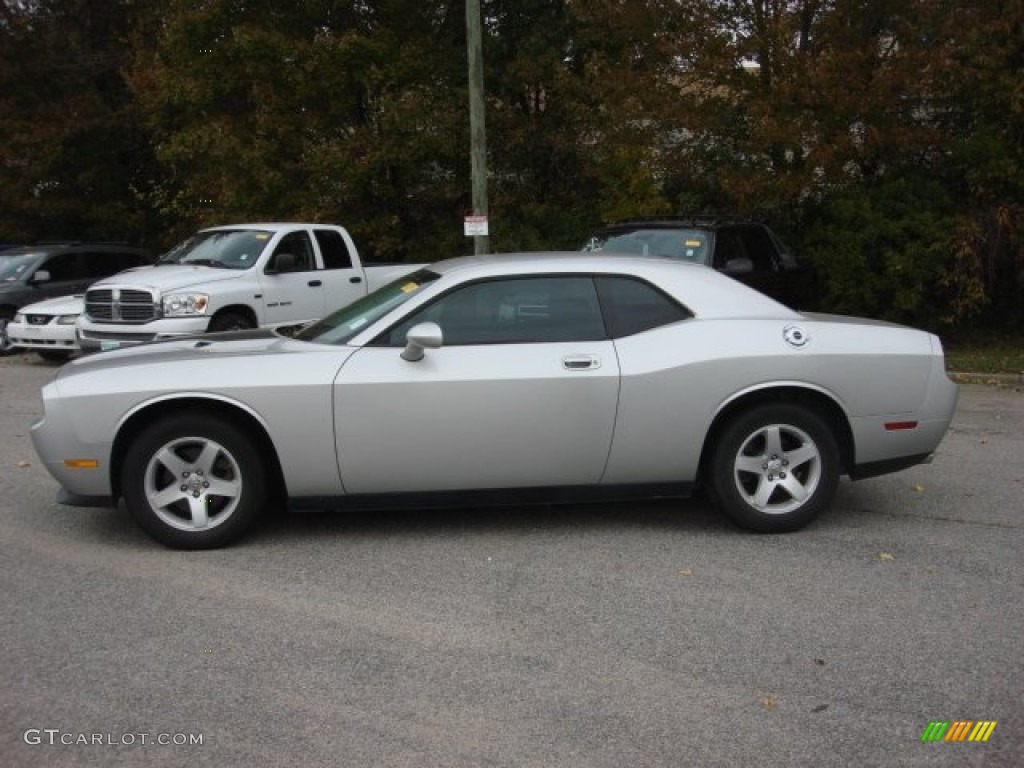 Bright Silver Metallic 2009 Dodge Challenger SE Exterior Photo #87879664