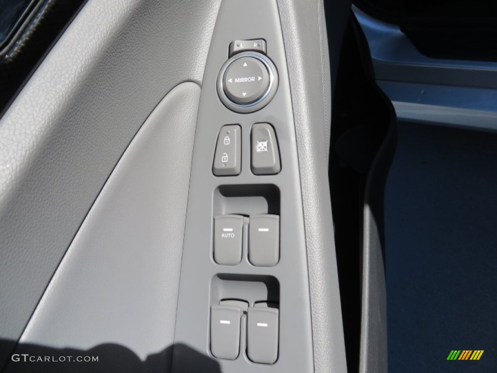 2014 Sonata SE - Radiant Silver / Gray photo #25