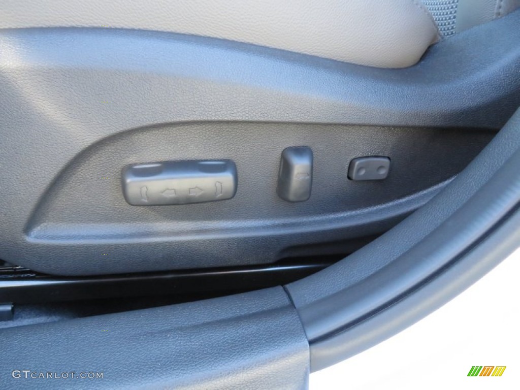 2014 Sonata SE - Radiant Silver / Gray photo #28