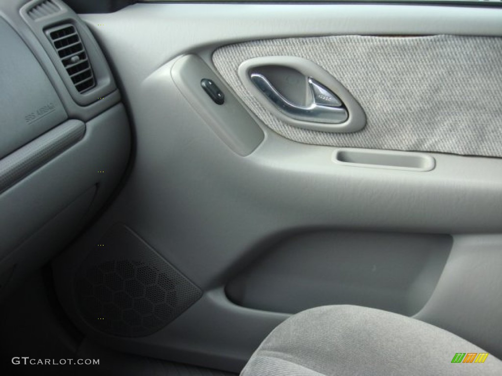 2002 Tribute LX V6 - Black / Gray photo #18
