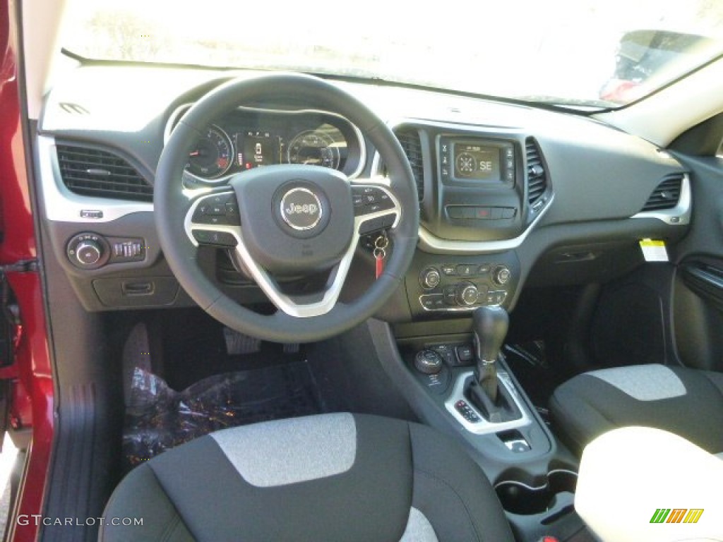 2014 Jeep Cherokee Latitude 4x4 Iceland - Black/Iceland Gray Dashboard Photo #87886315