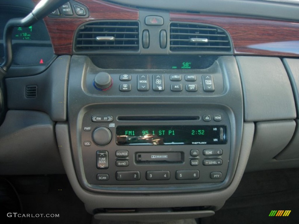 2003 DeVille Sedan - Sterling Silver / Dark Gray photo #3