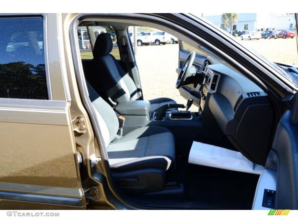 2009 Grand Cherokee Laredo - Olive Green Metallic / Medium Slate Gray/Dark Slate Gray photo #17