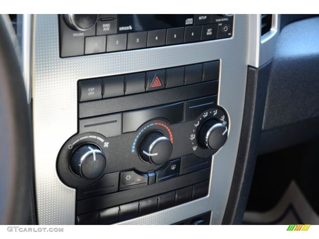 2009 Grand Cherokee Laredo - Olive Green Metallic / Medium Slate Gray/Dark Slate Gray photo #26