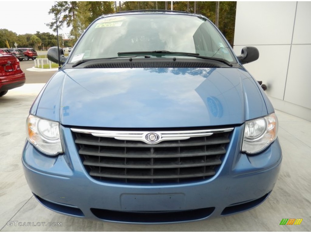 2007 Town & Country Touring - Marine Blue Pearl / Medium Slate Gray photo #7