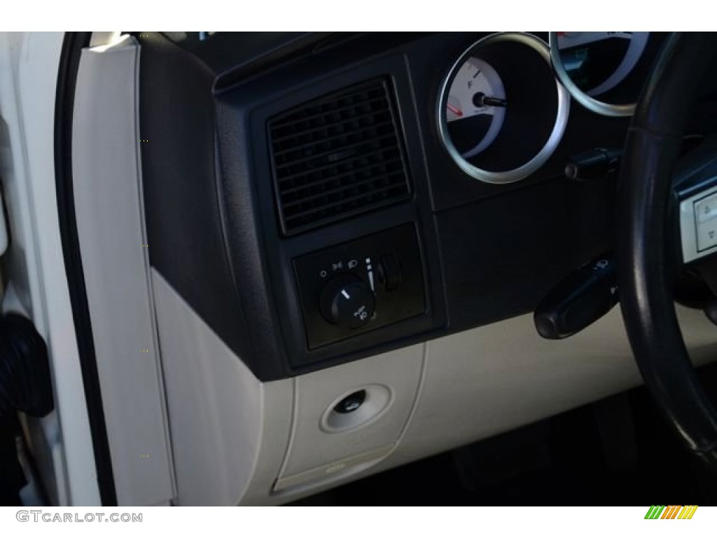 2006 Charger R/T - Stone White / Dark Slate Gray/Light Graystone photo #16