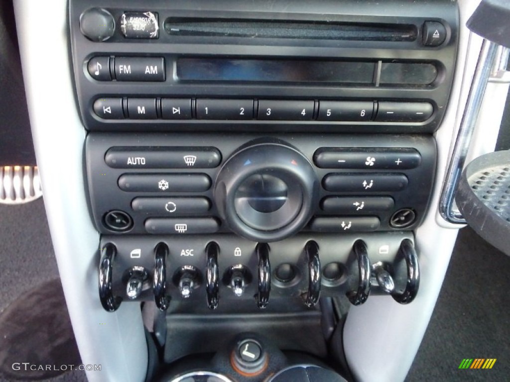 2006 Cooper S Hardtop - Hyper Blue Metallic / Panther Black photo #17