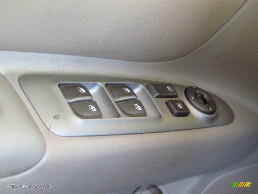 2006 Optima LX V6 - White / Beige photo #23