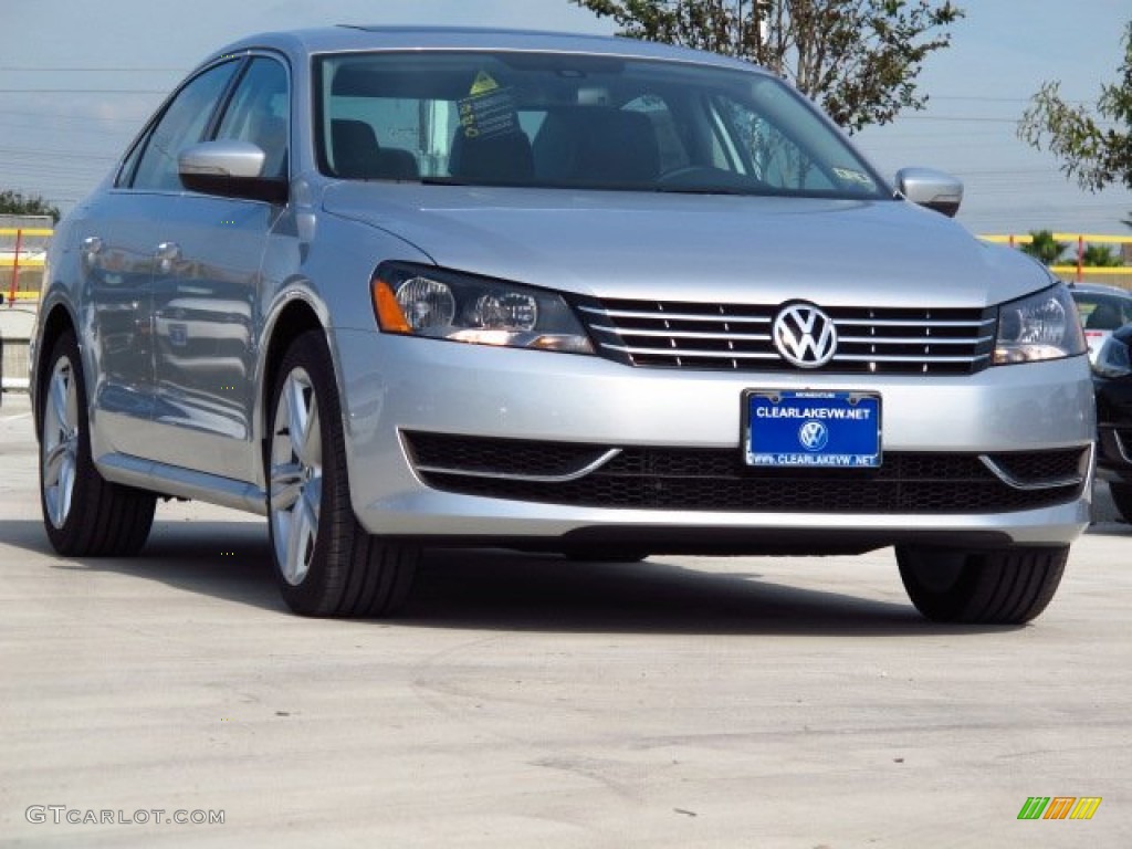 Reflex Silver Metallic Volkswagen Passat