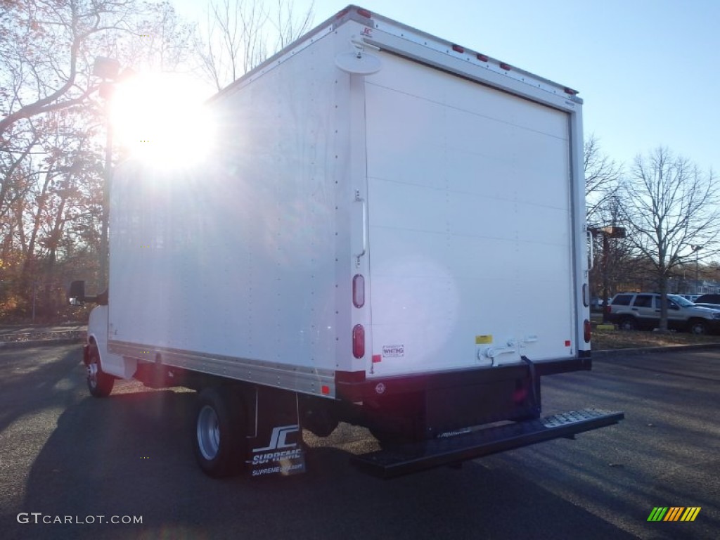 2014 Express Cutaway 3500 Moving Van - Summit White / Medium Pewter photo #9