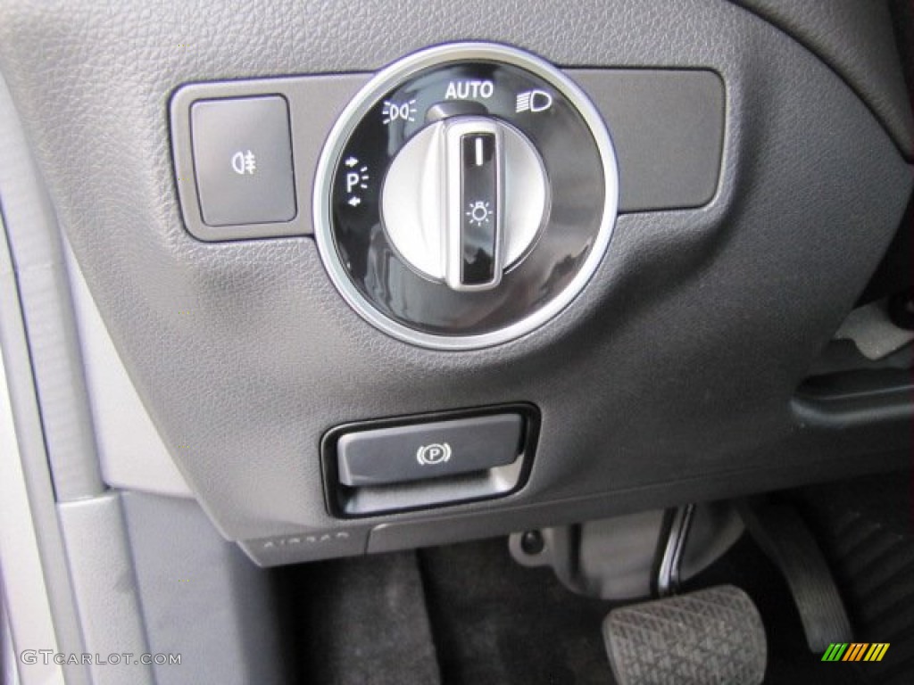 2014 Mercedes-Benz CLA Edition 1 Controls Photo #87904108