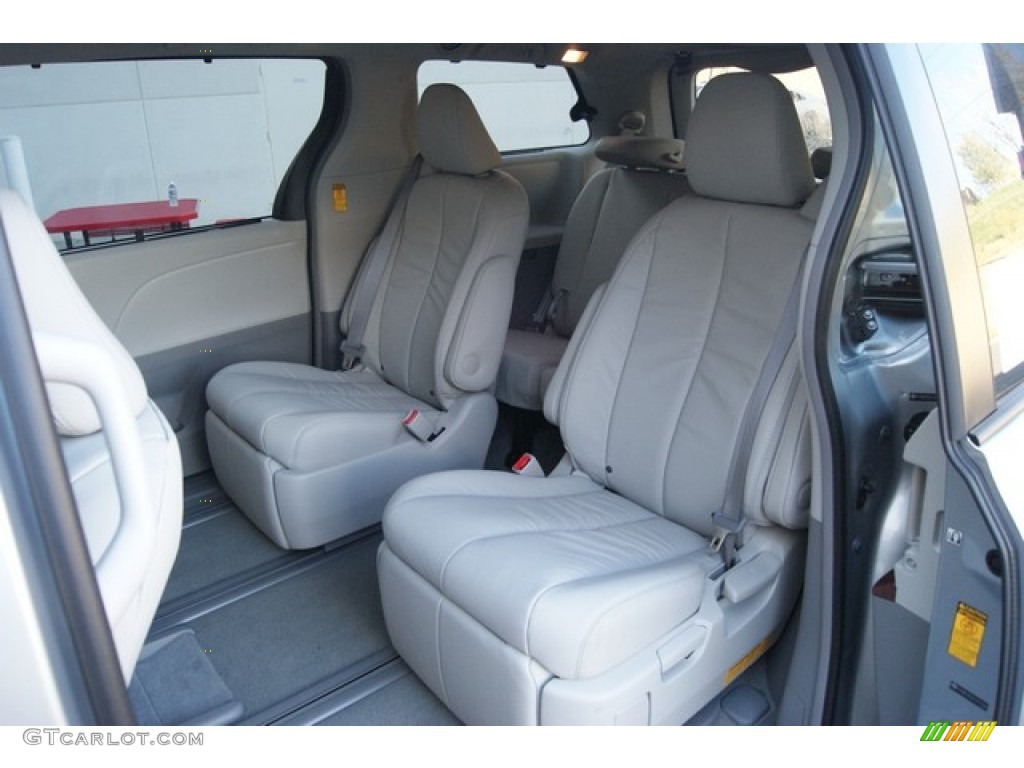 2014 Sienna XLE AWD - Silver Sky Metallic / Light Gray photo #7