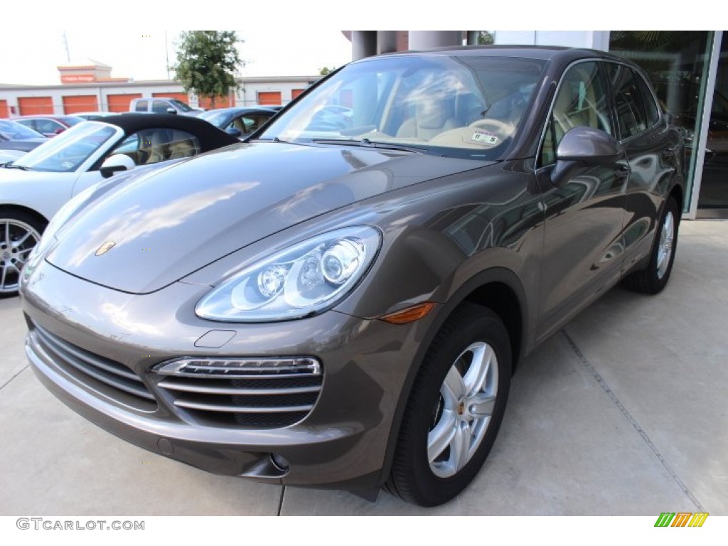2014 Cayenne  - Umber Metallic / Luxor Beige photo #3