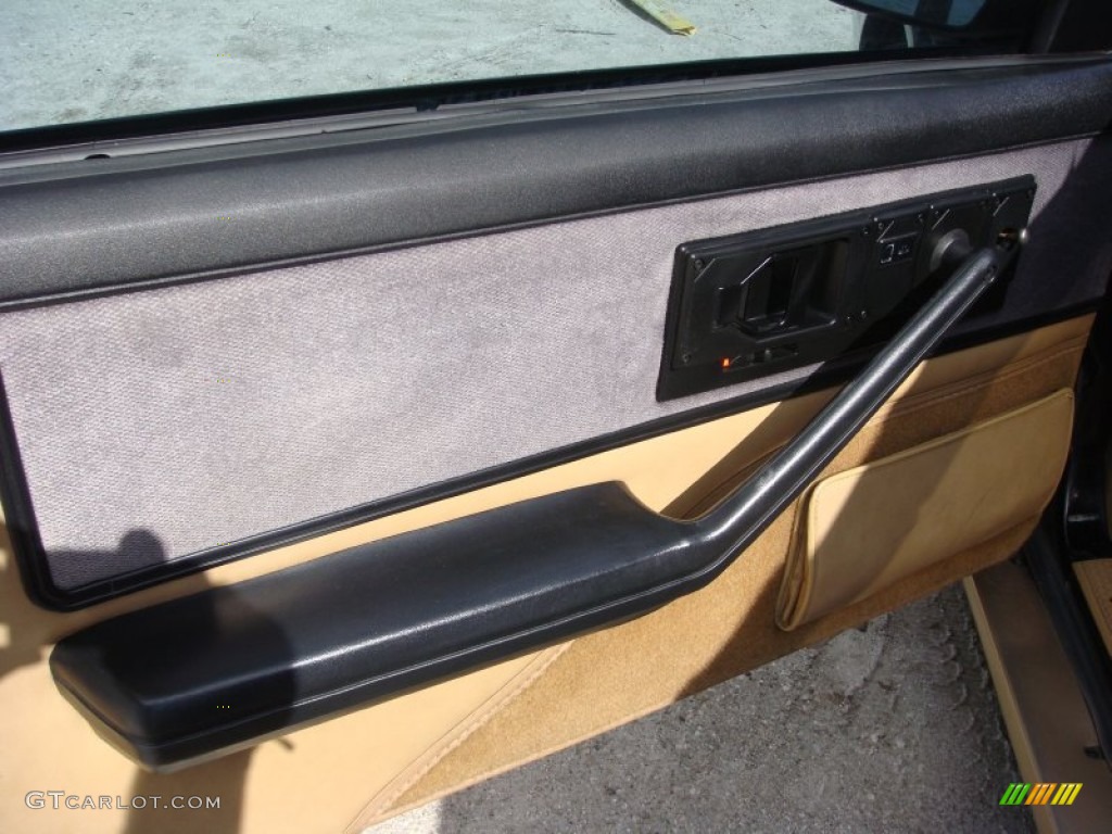1986 Pontiac Firebird Trans Am Tan Door Panel Photo #87907384