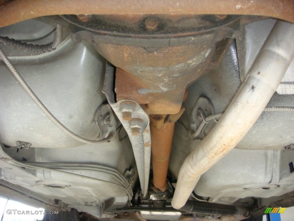 1986 Pontiac Firebird Trans Am Undercarriage Photo #87907642