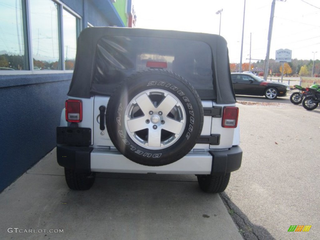 2010 Wrangler Sahara 4x4 - Bright Silver Metallic / Dark Slate Gray/Medium Slate Gray photo #4