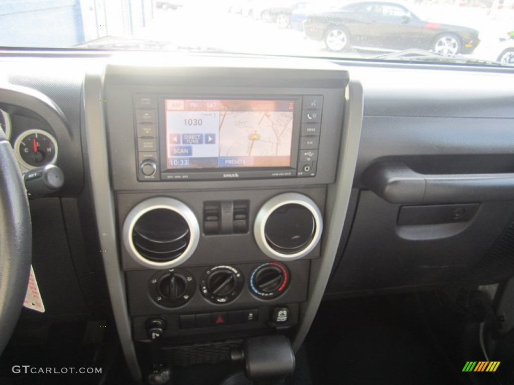 2010 Wrangler Sahara 4x4 - Bright Silver Metallic / Dark Slate Gray/Medium Slate Gray photo #10