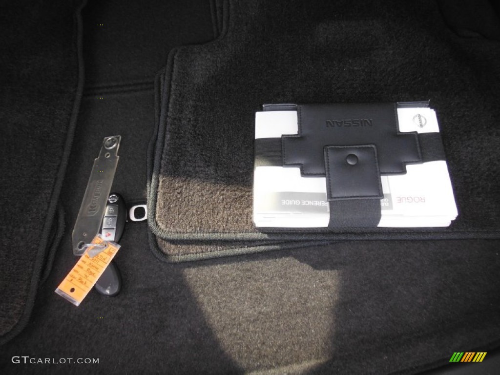 2011 Rogue SV AWD - Wicked Black / Black photo #16