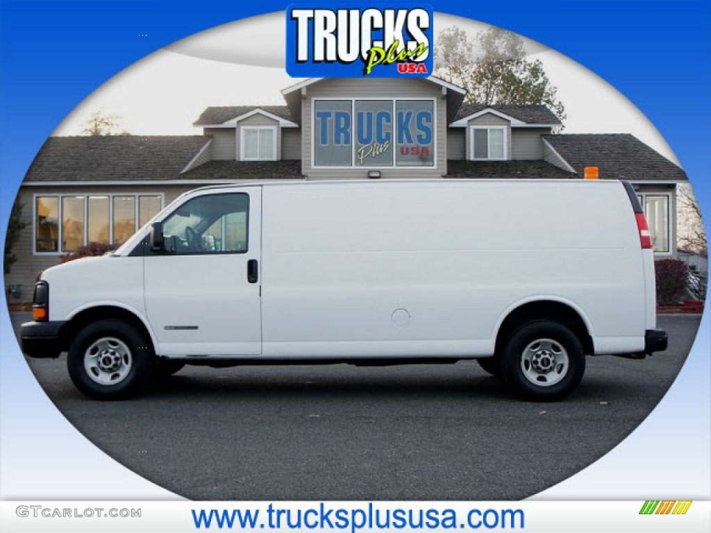 Summit White GMC Savana Van