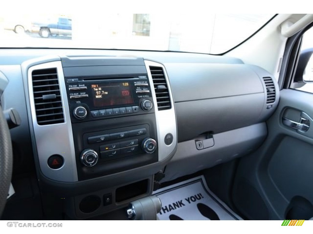 2013 Frontier SV V6 Crew Cab - Brilliant Silver / Steel photo #28