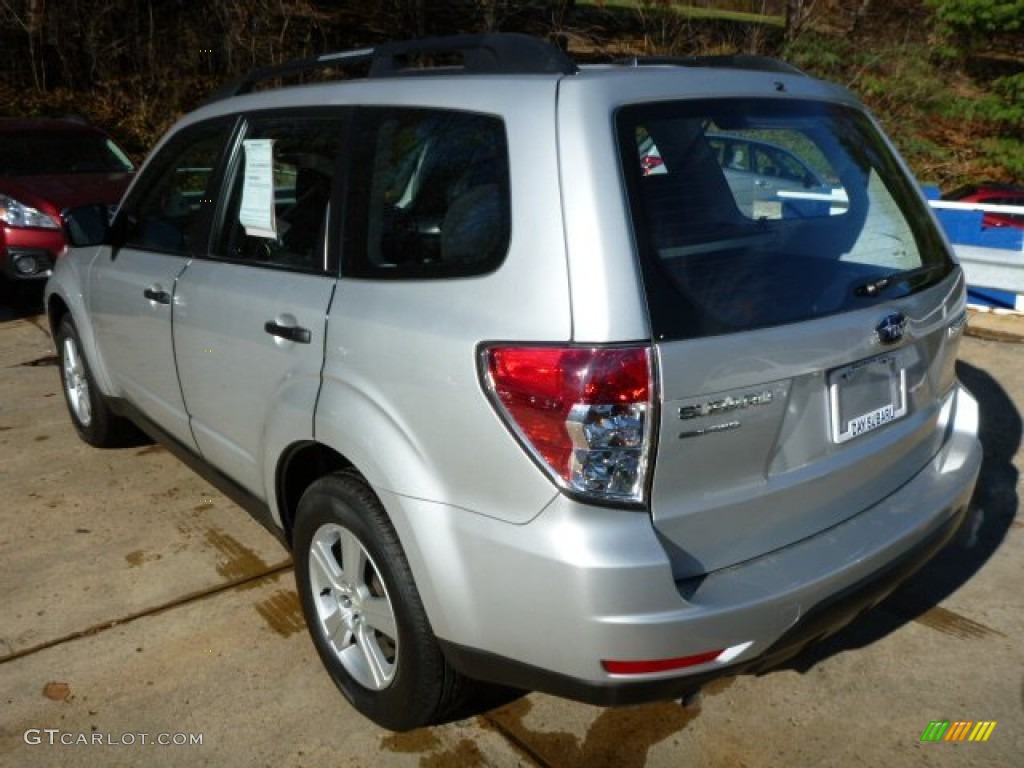 2011 Forester 2.5 X - Spark Silver Metallic / Black photo #2