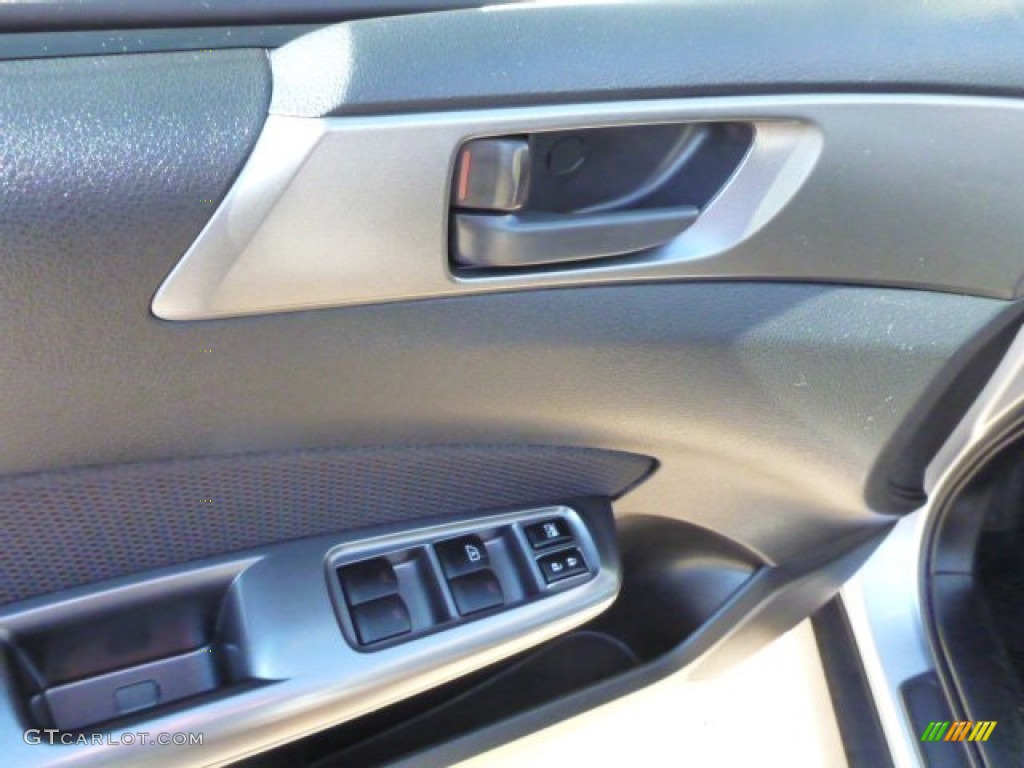 2011 Forester 2.5 X - Spark Silver Metallic / Black photo #13