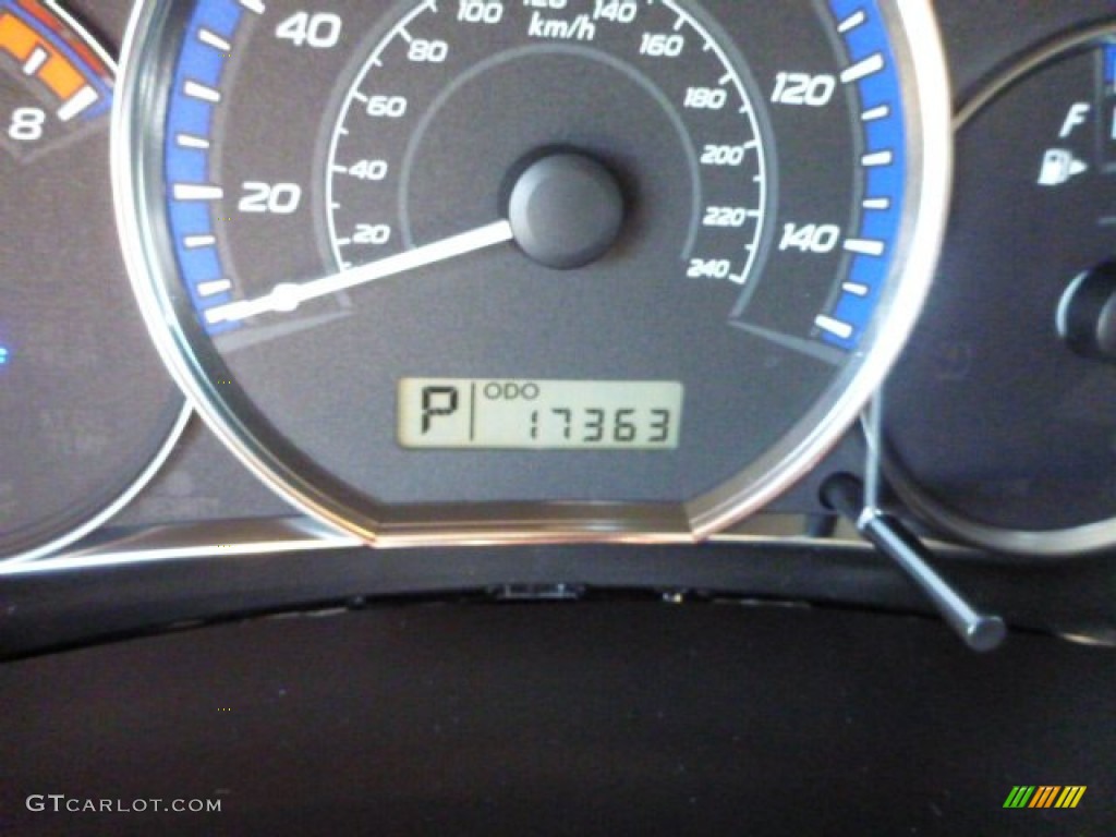 2011 Forester 2.5 X - Spark Silver Metallic / Black photo #19