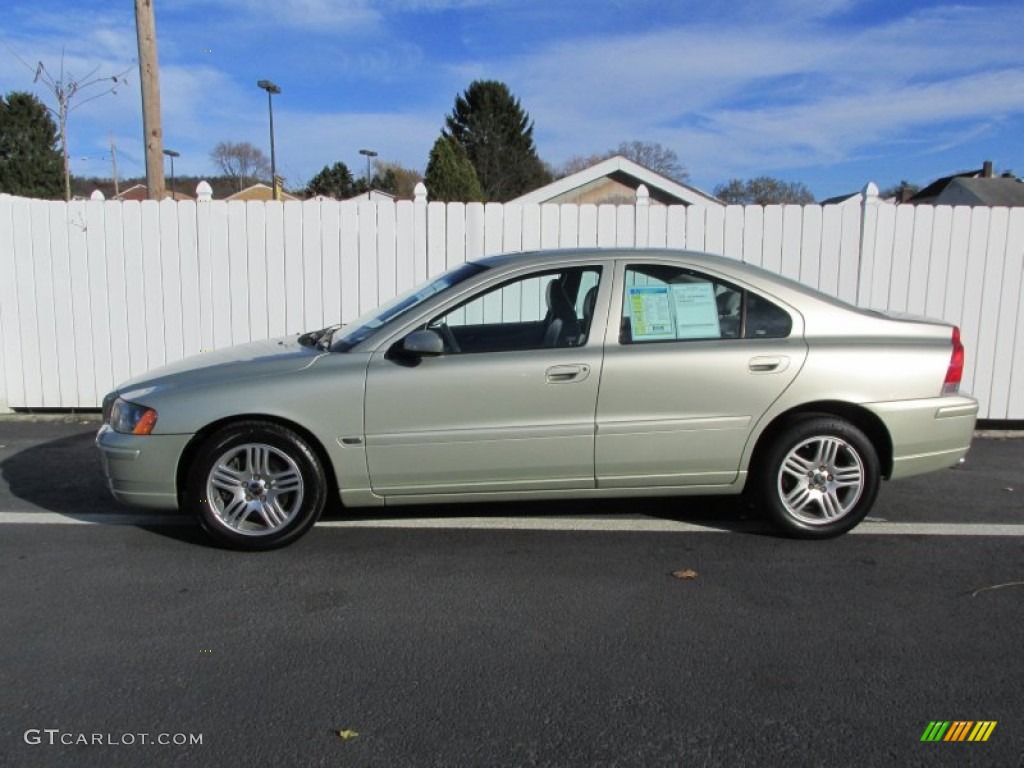 2005 S60 2.5T AWD - Lunar Gold Metallic / Taupe/Light Taupe photo #2