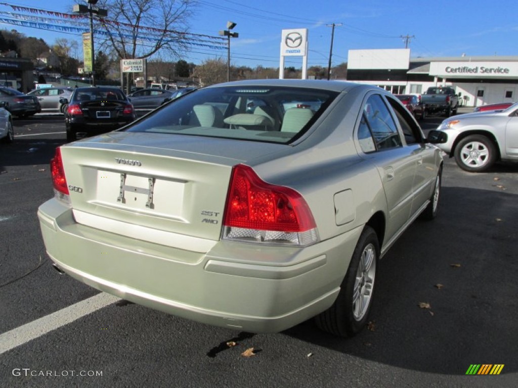 2005 S60 2.5T AWD - Lunar Gold Metallic / Taupe/Light Taupe photo #7