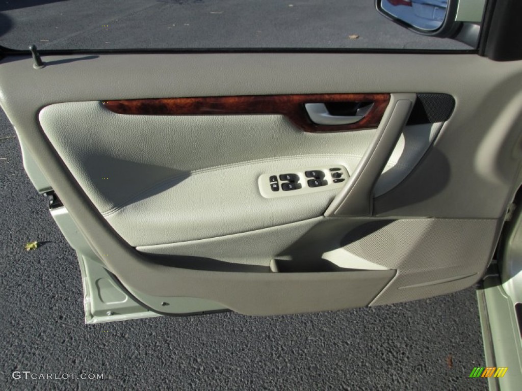 2005 S60 2.5T AWD - Lunar Gold Metallic / Taupe/Light Taupe photo #12