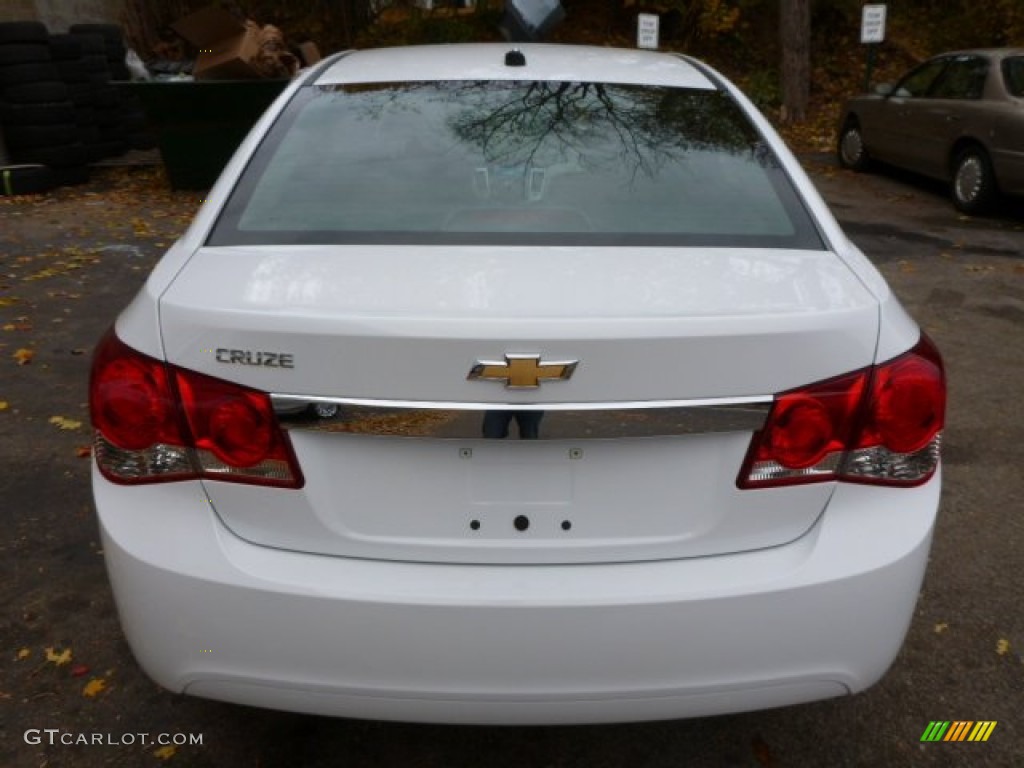 2014 Cruze LS - Summit White / Jet Black/Medium Titanium photo #6
