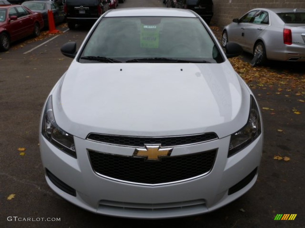 2014 Cruze LS - Summit White / Jet Black/Medium Titanium photo #10