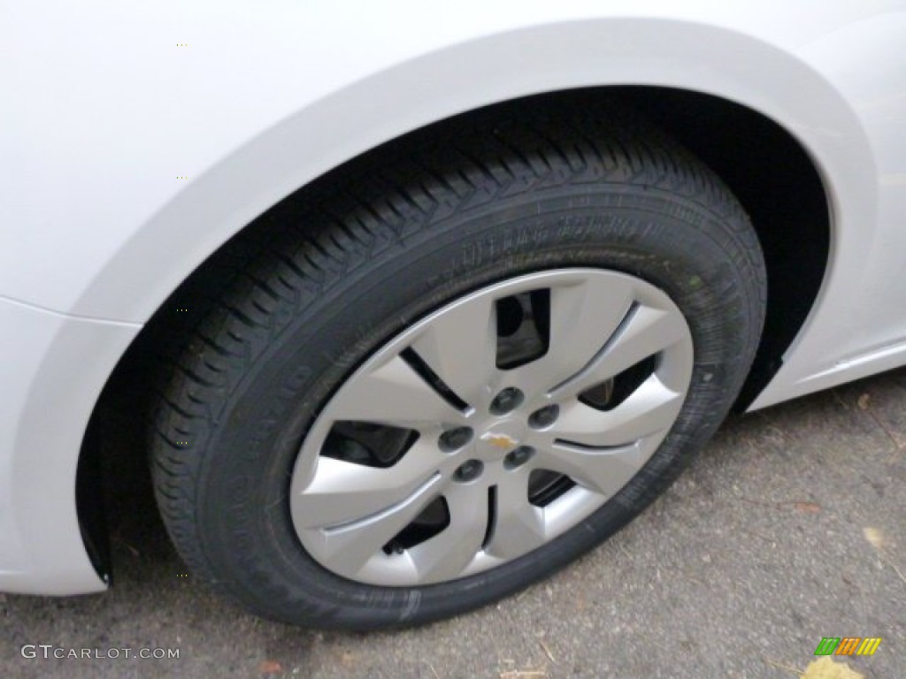 2014 Cruze LS - Summit White / Jet Black/Medium Titanium photo #11