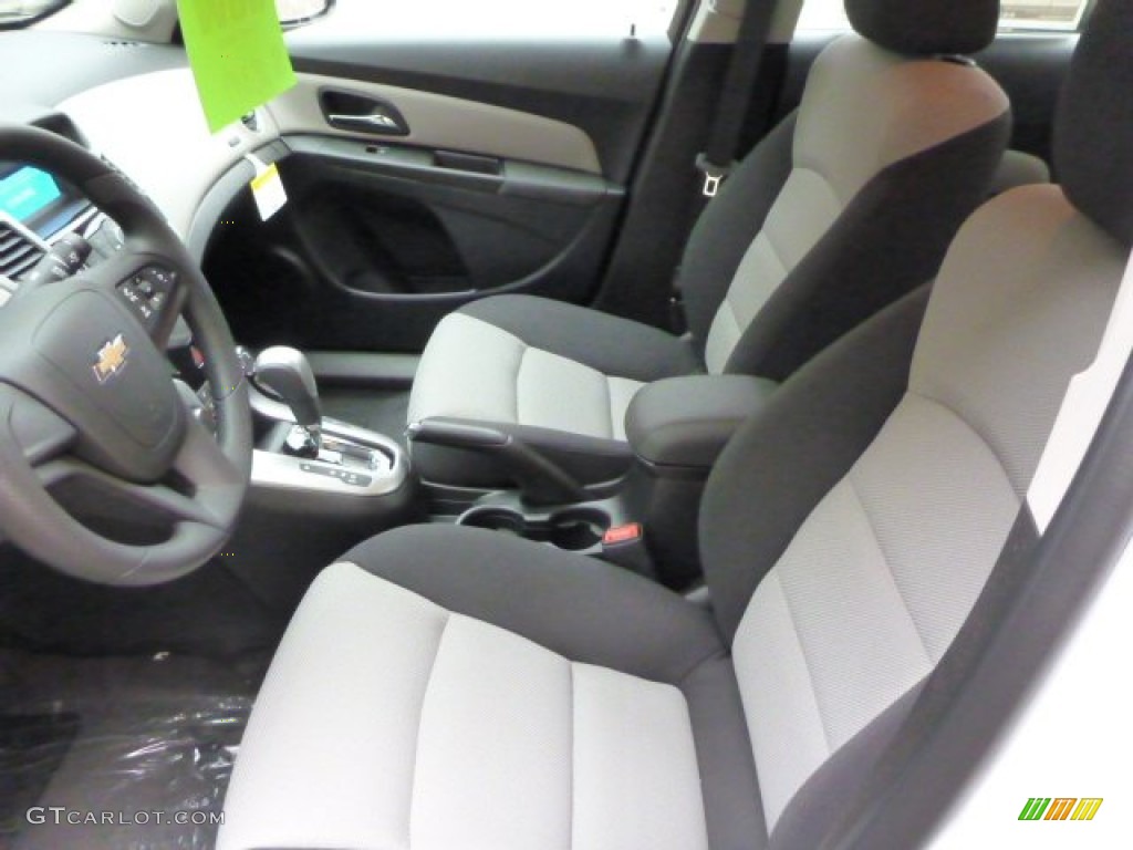 2014 Cruze LS - Summit White / Jet Black/Medium Titanium photo #12