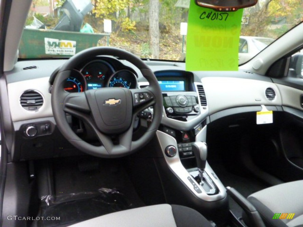 2014 Cruze LS - Summit White / Jet Black/Medium Titanium photo #14