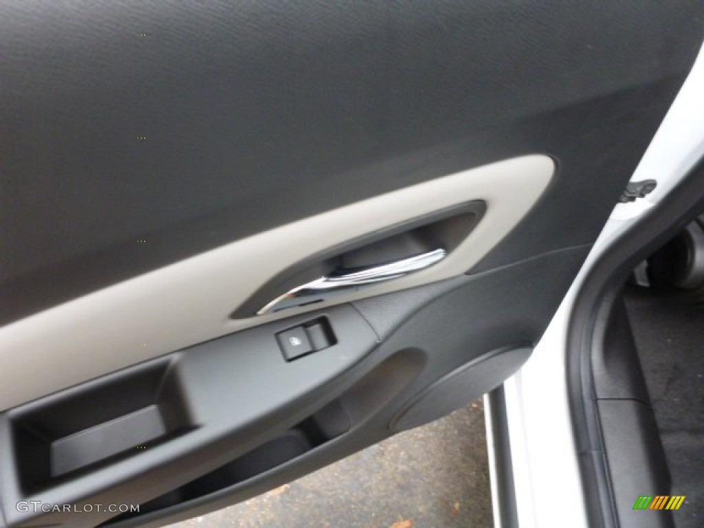 2014 Cruze LS - Summit White / Jet Black/Medium Titanium photo #15