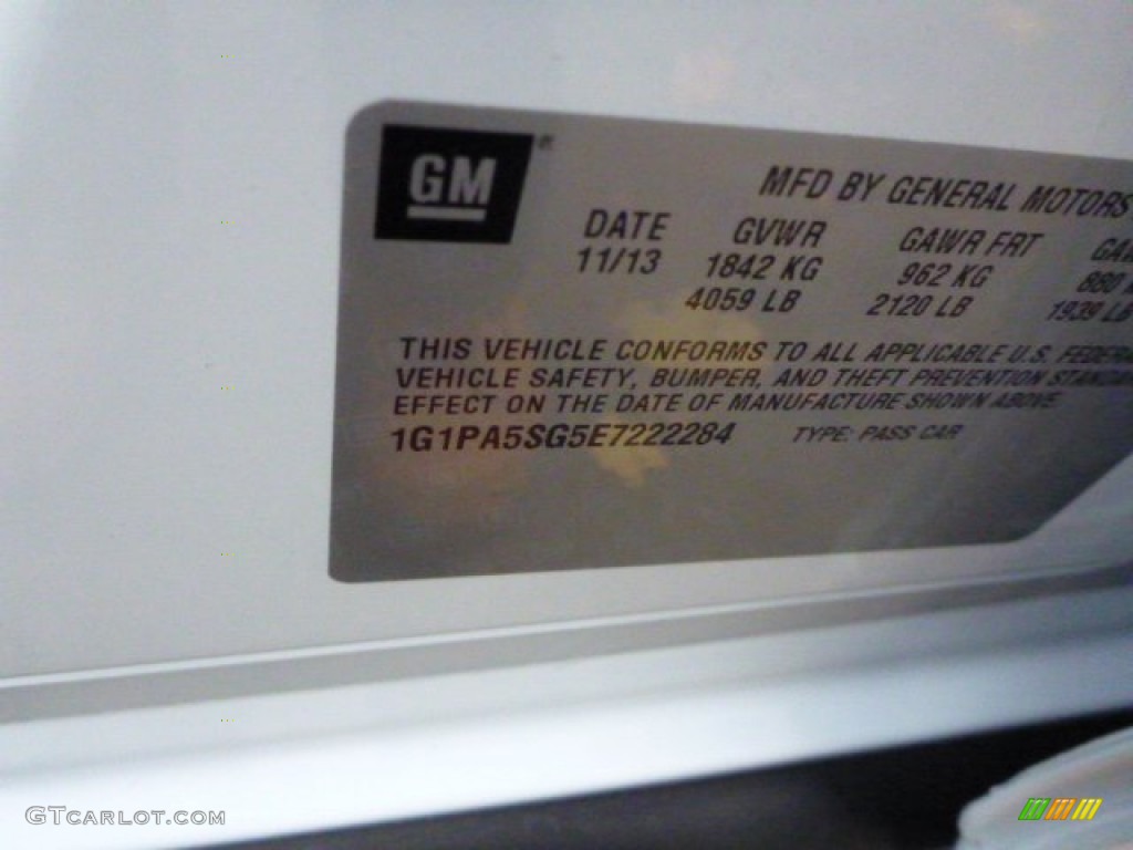 2014 Cruze LS - Summit White / Jet Black/Medium Titanium photo #19