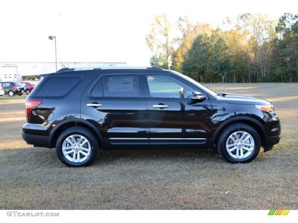 2014 Explorer XLT - Tuxedo Black / Charcoal Black photo #4