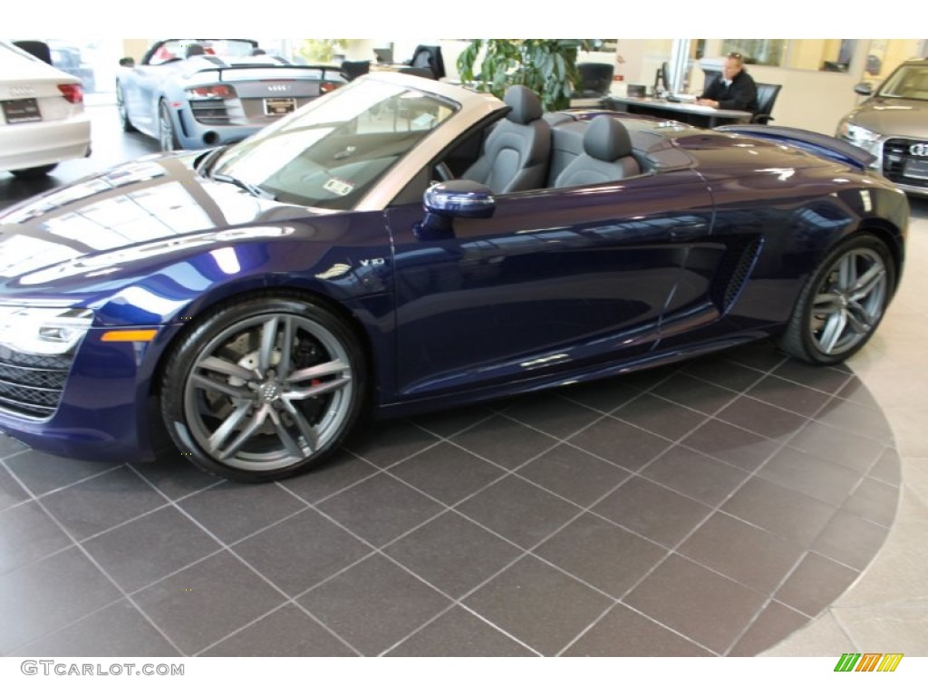 2014 R8 Spyder V10 - Sepang Blue Pearl Effect / Black photo #5