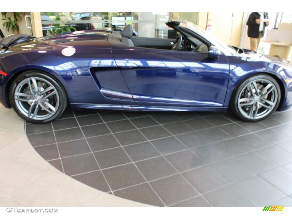 2014 R8 Spyder V10 - Sepang Blue Pearl Effect / Black photo #11