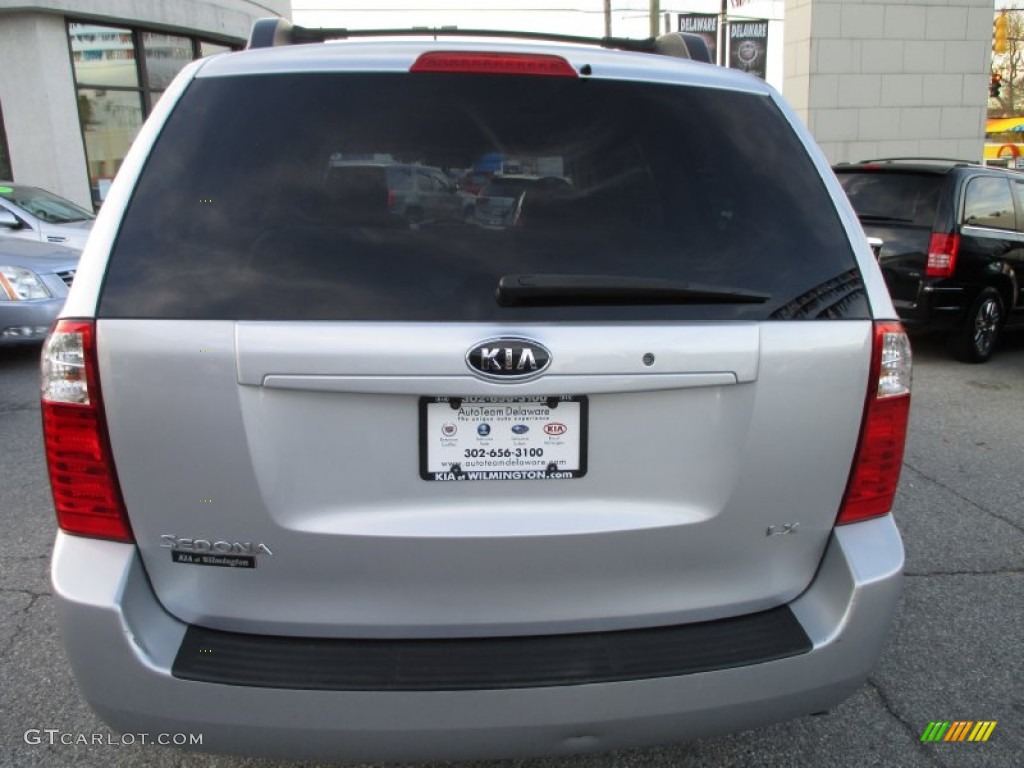 2007 Sedona LX - Silver / Gray photo #5