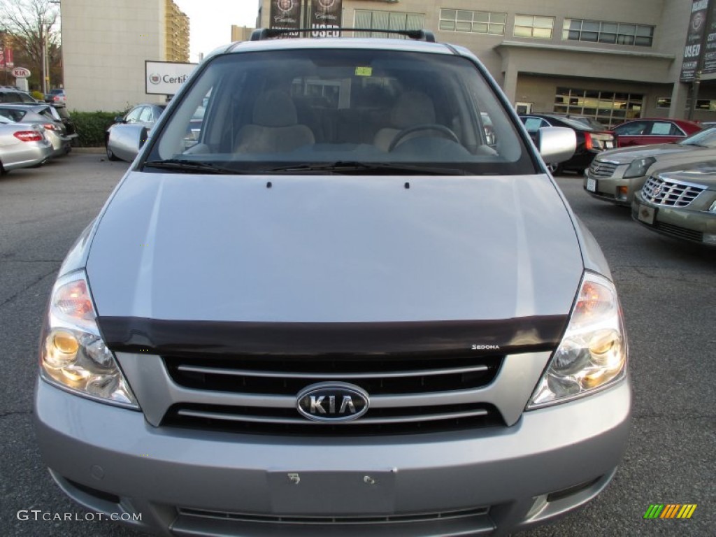 2007 Sedona LX - Silver / Gray photo #9