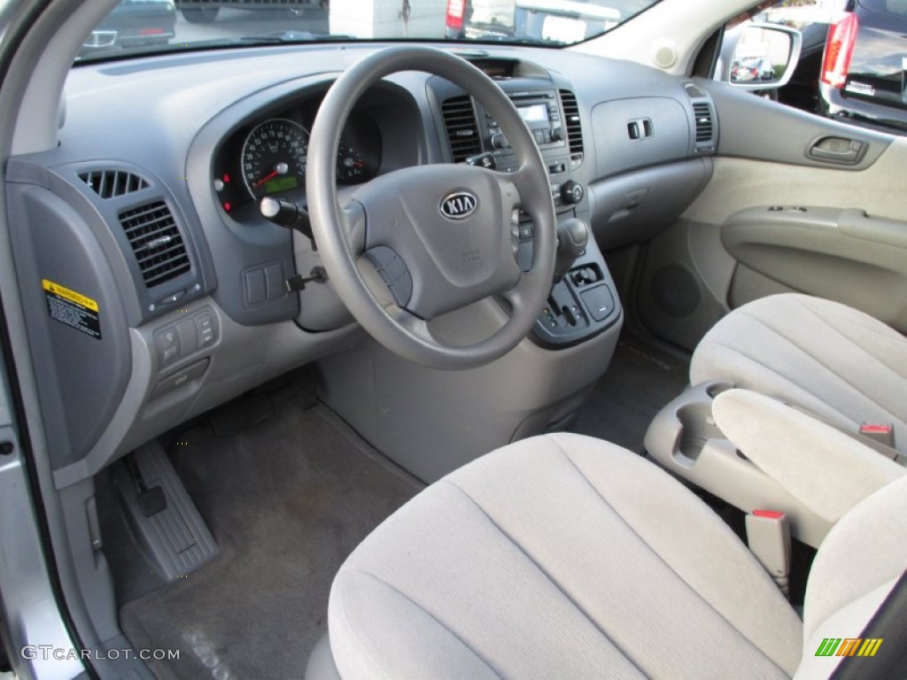 2007 Sedona LX - Silver / Gray photo #11