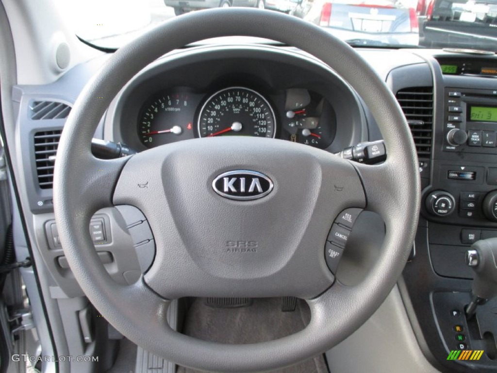 2007 Sedona LX - Silver / Gray photo #12